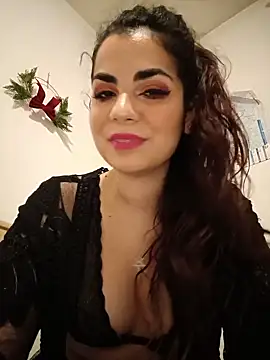 Snapshot of Saturnia_Yvonne chatting on January 7, 2025, 11:24 pm Saturnia Yvonne online show from January 7, 2025, 11:24 pm