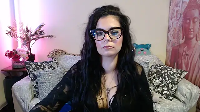 Snapshot of Saturnia_Yvonne chatting on September 27, 2025, 2:00 pm Saturnia Yvonne online show from September 27, 2025, 2:00 pm