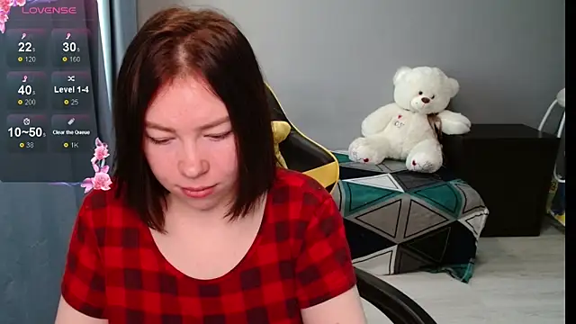 Snapshot of Emily_Amorre chatting on September 9, 2025, 2:11 am Emily Amorre online show from September 9, 2025, 2:11 am