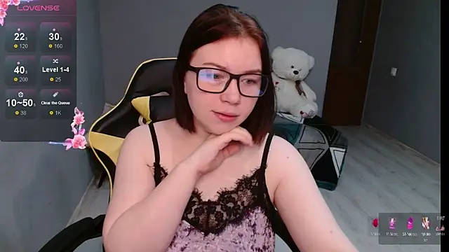 Snapshot of Emily_Amorre chatting on September 22, 2025, 1:07 am Emily Amorre online show from September 22, 2025, 1:07 am