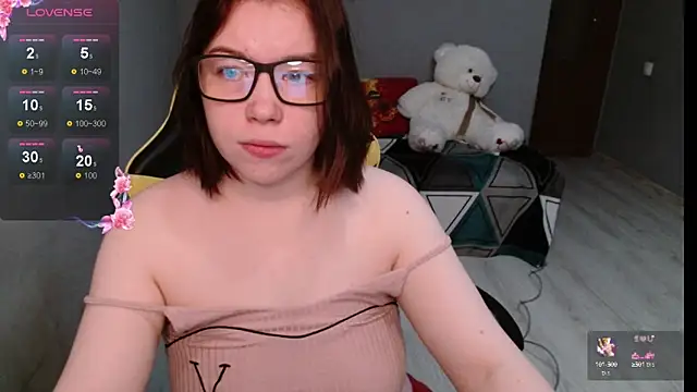 Snapshot of Emily_Amorre chatting on September 23, 2025, 1:08 am Emily Amorre online show from September 23, 2025, 1:08 am