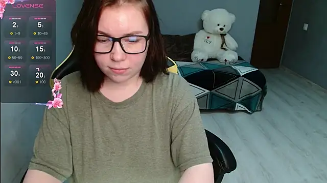 Snapshot of Emily_Amorre chatting on November 4, 2025, 5:01 pm Emily Amorre online show from November 4, 2025, 5:01 pm