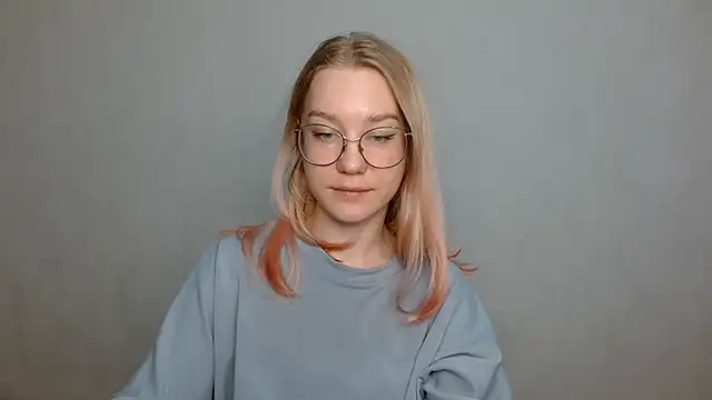 Snapshot of cindi_hot chatting on January 8, 2025, 10:59 am cindi hot online show from January 8, 2025, 10:59 am