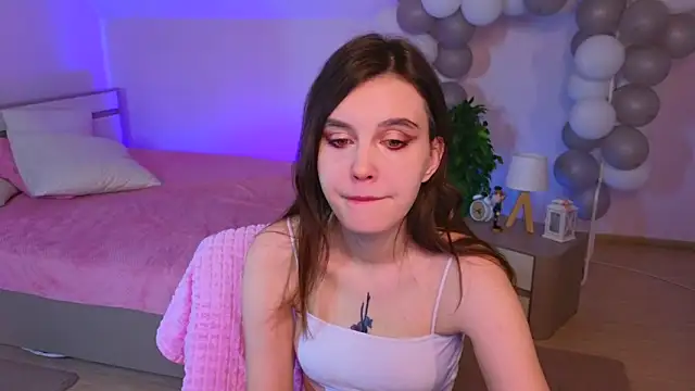 Snapshot of SusieMorris chatting on January 28, 2025, 2:11 am SusieMorris online show from January 28, 2025, 2:11 am