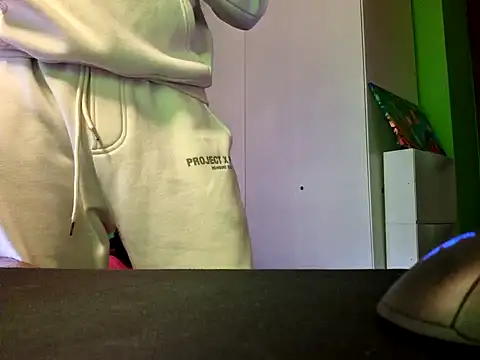 Snapshot of MASTERMONEY chatting on October 20, 2025, 11:10 am MASTERMONEY online show from October 20, 2025, 11:10 am