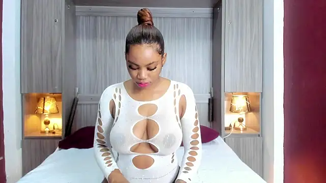 Snapshot of KendallRosse1 chatting on March 18, 2025, 11:52 am KendallRosse1 online show from March 18, 2025, 11:52 am