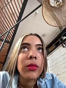 Snapshot of NAUGHTY_LITTLE_18 chatting on December 21, 2024, 6:34 pm NAUGHTY LITTLE 18 online show from December 21, 2024, 6:34 pm