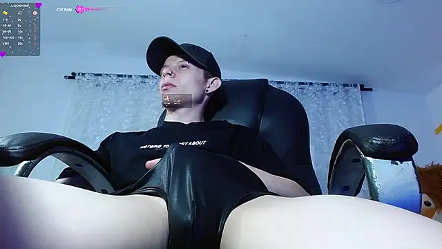 Snapshot of Matthew_Boy_ chatting on December 22, 2024, 10:17 am Matthew Boy  online show from December 22, 2024, 10:17 am