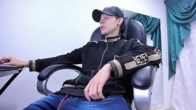 Snapshot of Matthew_Boy_ chatting on January 23, 2025, 5:35 am Matthew Boy  online show from January 23, 2025, 5:35 am