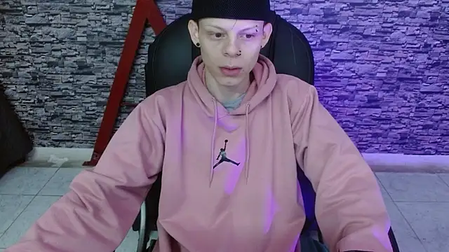 Snapshot of Matthew_Boy_ chatting on March 9, 2025, 12:31 pm Matthew Boy  online show from March 9, 2025, 12:31 pm