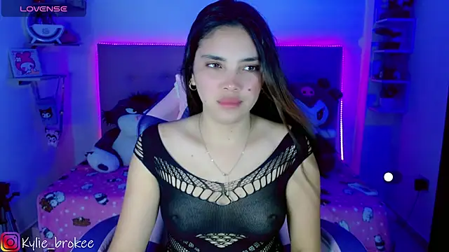 Snapshot of Kylie_brokee chatting on February 28, 2025, 9:12 pm Kylie brokee online show from February 28, 2025, 9:12 pm