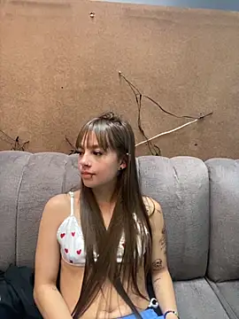 Snapshot of AmmyJones_ chatting on October 1, 2025, 6:25 pm AmmyJones online show from October 1, 2025, 6:25 pm