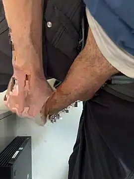 Snapshot of 34thwonder chatting on October 27, 2025, 4:00 pm 34thwonder online show from October 27, 2025, 4:00 pm