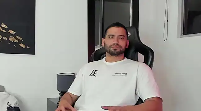 Snapshot of Dereck_vega chatting on December 8, 2024, 12:29 am Dereck vega online show from December 8, 2024, 12:29 am