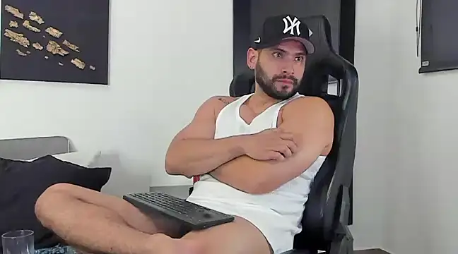 Snapshot of Dereck_vega chatting on February 1, 2025, 12:51 am Dereck vega online show from February 1, 2025, 12:51 am