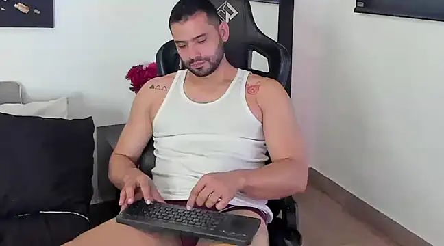 Snapshot of Dereck_vega chatting on February 15, 2025, 12:37 am Dereck vega online show from February 15, 2025, 12:37 am