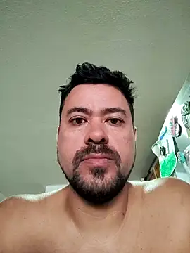 Snapshot of LatinMar chatting on October 10, 2025, 11:31 am LatinMar online show from October 10, 2025, 11:31 am