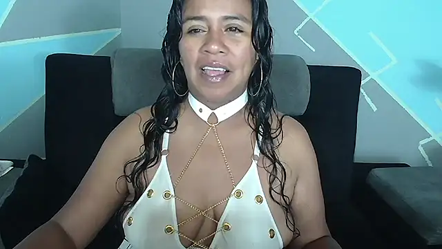 saggil23 online show from October 15, 2025, 11:05 pm