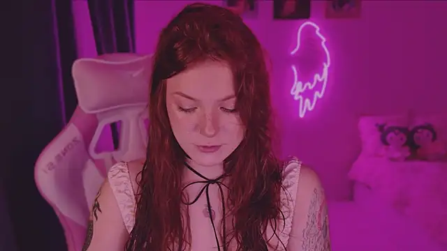 Snapshot of Elsie_Ginger chatting on December 9, 2024, 10:20 pm Elsie Ginger online show from December 9, 2024, 10:20 pm