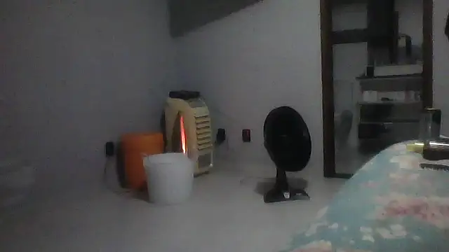 Snapshot of Sarahmonesexy chatting on October 28, 2025, 5:00 am Sarahmonesexy online show from October 28, 2025, 5:00 am