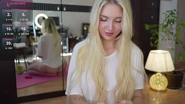 Snapshot of LunaLissa chatting on September 23, 2025, 4:48 am LunaLissa online show from September 23, 2025, 4:48 am