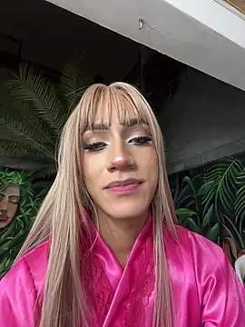 Snapshot of VictoriaRoss1 chatting on March 18, 2025, 12:27 am VictoriaRoss1 online show from March 18, 2025, 12:27 am