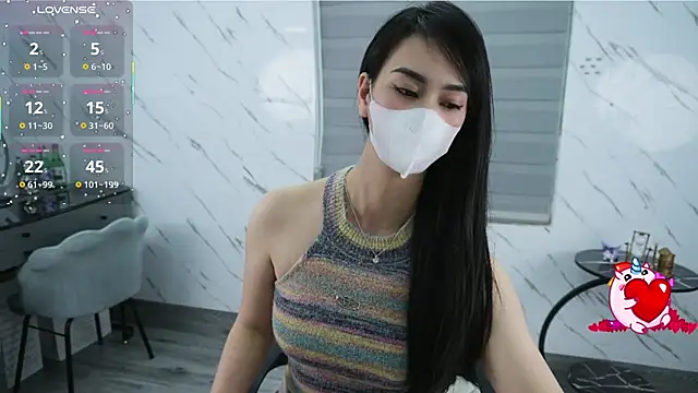 Snapshot of -----Sue----- chatting on October 5, 2025, 1:37 am -----Sue----- online show from October 5, 2025, 1:37 am