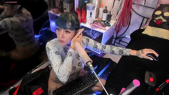 Snapshot of luxifer_666_ chatting on February 10, 2025, 7:49 pm luxifer 666  online show from February 10, 2025, 7:49 pm