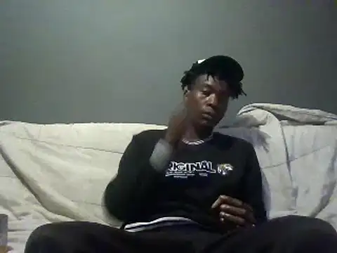 Snapshot of SmallGoodNutts chatting on February 7, 2025, 4:37 am SmallGoodNutts online show from February 7, 2025, 4:37 am