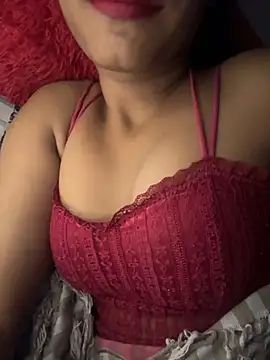 Snapshot of Hot_Goldengirl chatting on November 3, 2025, 7:37 pm Hot Goldengirl online show from November 3, 2025, 7:37 pm