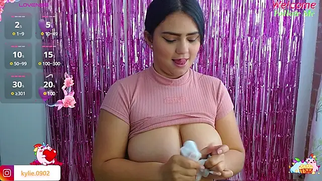 Snapshot of karol_9 chatting on January 4, 2025, 5:05 am karol 9 online show from January 4, 2025, 5:05 am