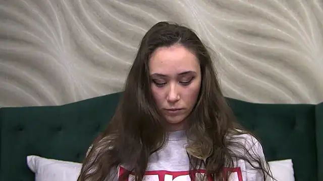 Snapshot of AliceMunro chatting on January 12, 2025, 10:22 pm AliceMunro online show from January 12, 2025, 10:22 pm