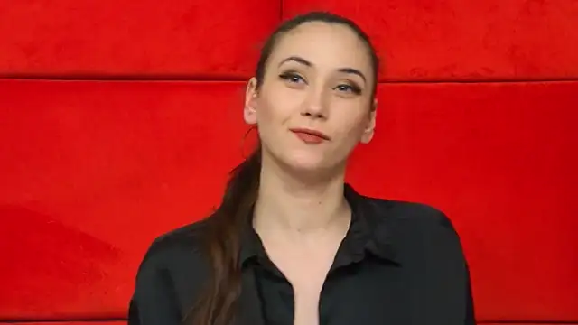 Snapshot of AliceMunro chatting on January 15, 2025, 5:08 am AliceMunro online show from January 15, 2025, 5:08 am