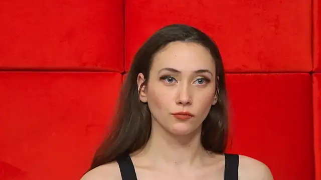 Snapshot of AliceMunro chatting on January 19, 2025, 12:38 am AliceMunro online show from January 19, 2025, 12:38 am