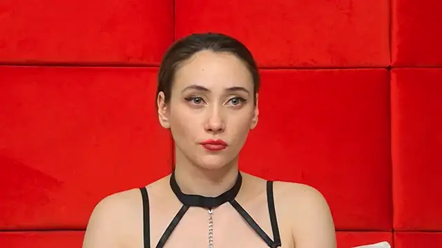 Snapshot of AliceMunro chatting on January 31, 2025, 12:50 am AliceMunro online show from January 31, 2025, 12:50 am