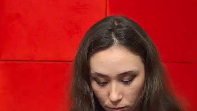 Snapshot of AliceMunro chatting on February 18, 2025, 4:48 pm AliceMunro online show from February 18, 2025, 4:48 pm