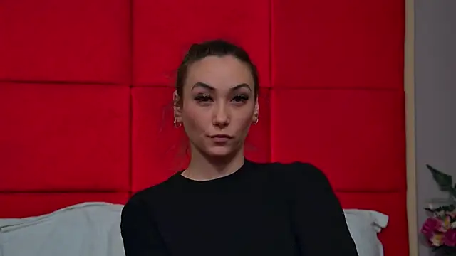 Snapshot of AliceMunro chatting on March 22, 2025, 8:37 pm AliceMunro online show from March 22, 2025, 8:37 pm