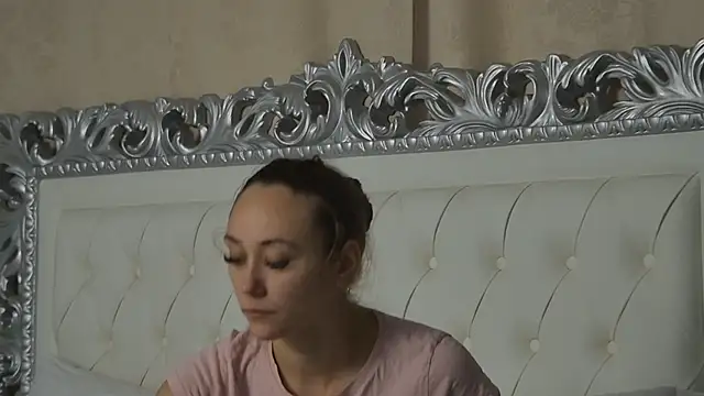 Snapshot of AliceMunro chatting on September 29, 2025, 3:39 pm AliceMunro online show from September 29, 2025, 3:39 pm