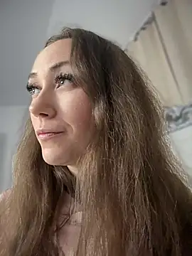 Snapshot of AliceMunro chatting on October 30, 2025, 8:31 pm AliceMunro online show from October 30, 2025, 8:31 pm