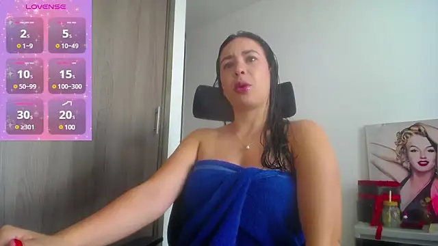 Snapshot of Shantalhotx69 chatting on January 20, 2025, 12:07 pm Shantalhotx69 online show from January 20, 2025, 12:07 pm