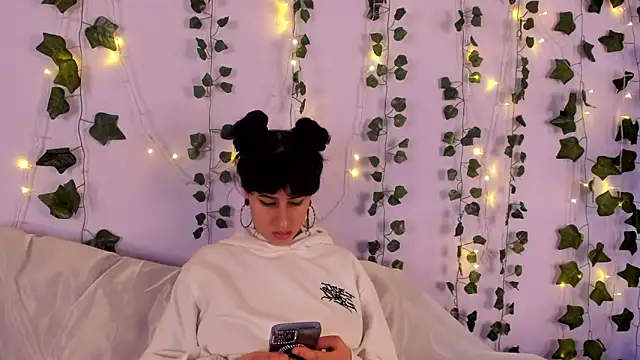 Snapshot of Natasha_Nasty2 chatting on January 4, 2025, 3:29 am Natasha Nasty2 online show from January 4, 2025, 3:29 am