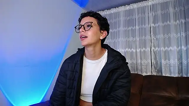 Snapshot of peyton_golden1 chatting on January 22, 2025, 5:26 am peyton golden1 online show from January 22, 2025, 5:26 am