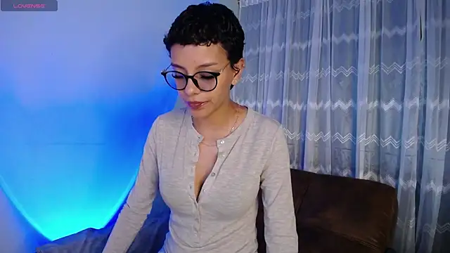 Snapshot of peyton_golden1 chatting on February 6, 2025, 4:10 am peyton golden1 online show from February 6, 2025, 4:10 am