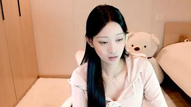 Snapshot of Xueb_J chatting on December 3, 2024, 10:39 am Xueb J online show from December 3, 2024, 10:39 am