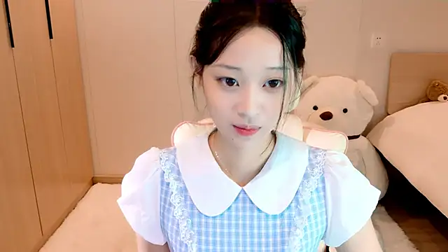 Snapshot of Xueb_J chatting on December 12, 2024, 12:44 pm Xueb J online show from December 12, 2024, 12:44 pm