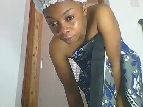 Snapshot of PrettyPrincess14 chatting on February 23, 2025, 5:01 am PrettyPrincess14 online show from February 23, 2025, 5:01 am