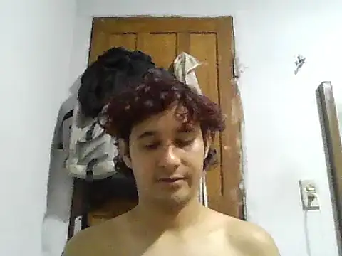 Snapshot of pedrodavid_ chatting on December 28, 2024, 5:57 pm pedrodavid online show from December 28, 2024, 5:57 pm