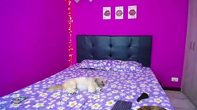 Snapshot of Zaratattoox chatting on December 24, 2024, 9:50 am Zaratattoox online show from December 24, 2024, 9:50 am