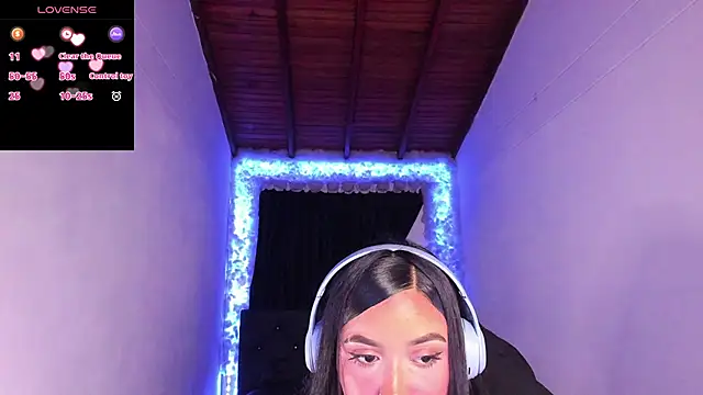 Snapshot of Mariana_Hasper_ chatting on December 4, 2024, 2:20 am Mariana Hasper online show from December 4, 2024, 2:20 am