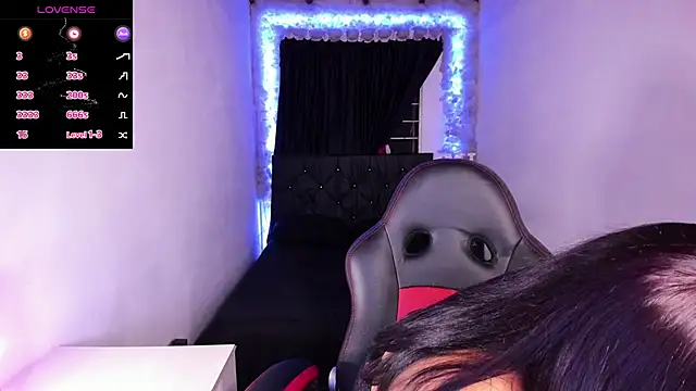 Snapshot of Mariana_Hasper_ chatting on December 13, 2024, 11:06 pm Mariana Hasper online show from December 13, 2024, 11:06 pm